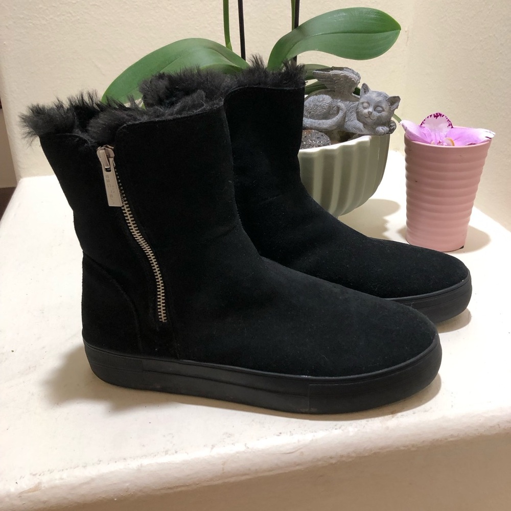 J-Slide Black Winnie Fur Lined Boots in Size 10